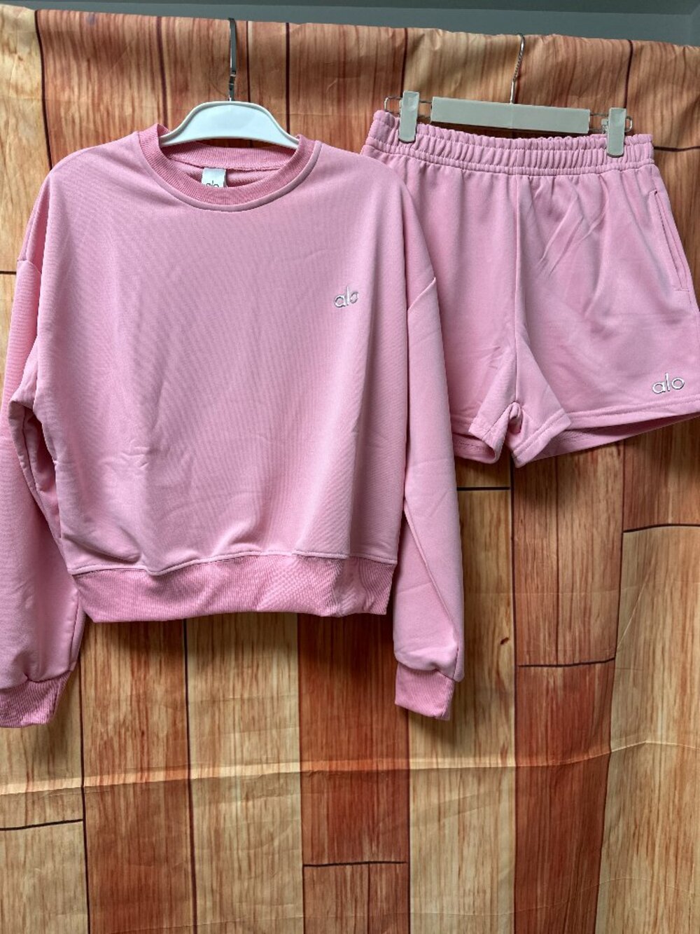 ALO Pink Tracksuit (Long-sleeved Top + Shorts)